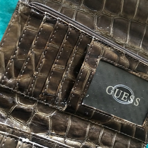 Guess wallet - Picture 2 of 4